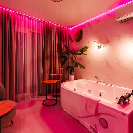 Z Jakuzzi Perlowa Przystan Rent Kollataja Apartmán *