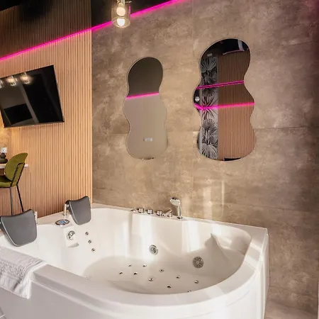 Z Jakuzzi Perlowa Przystan Rent Kollataja * Kolobřeh